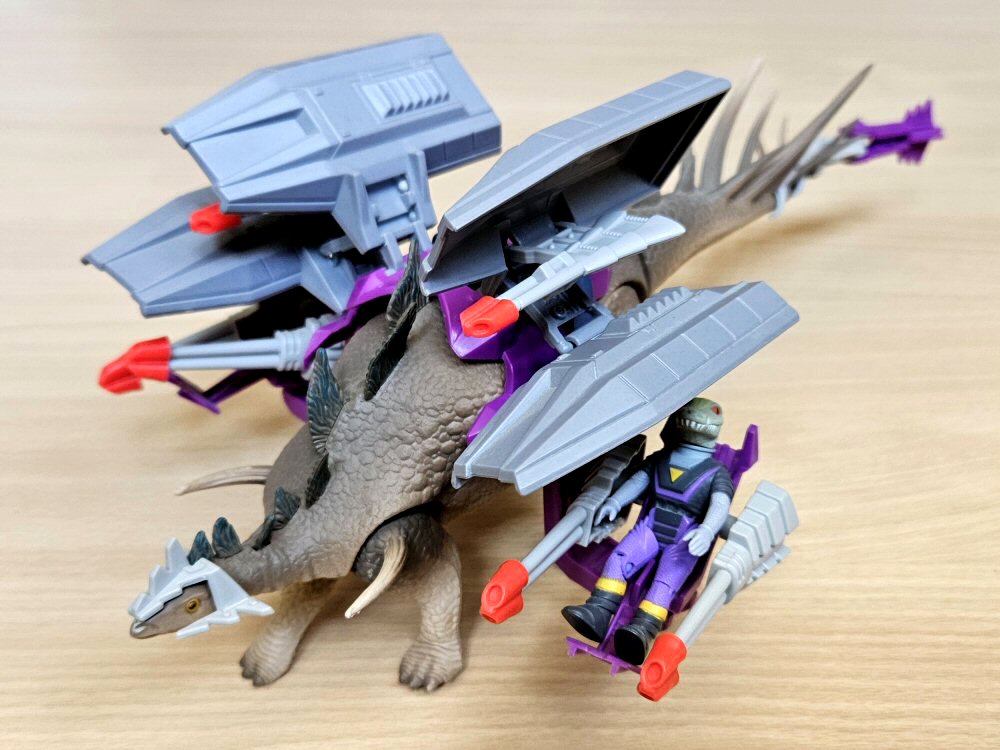 Dino-Riders Kentrosaure avec Krok