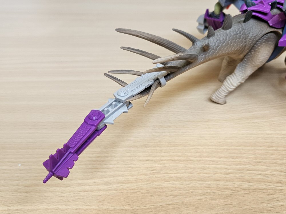 Dino-Riders Kentrosaure avec Krok