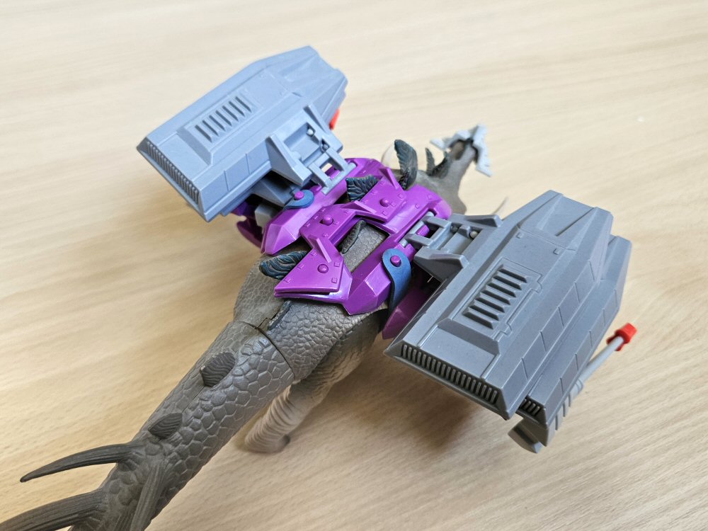 Dino-Riders Kentrosaure avec Krok