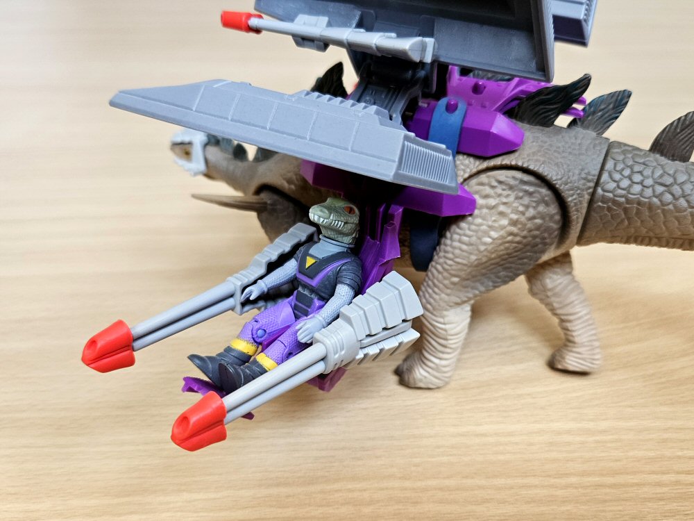 Dino-Riders Kentrosaure avec Krok